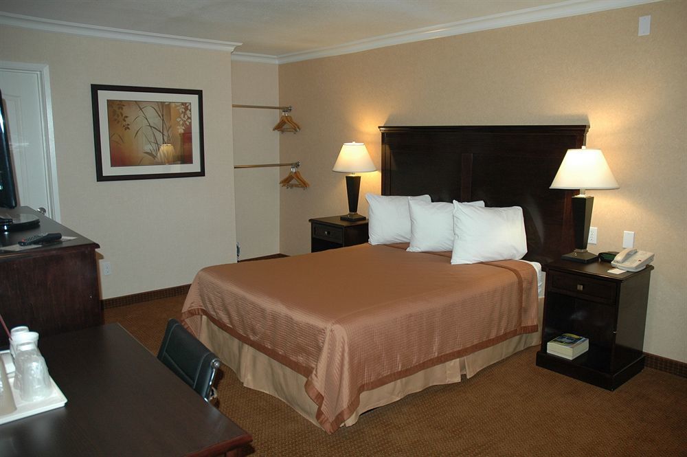 Pasadena Rose & Crown Hotel Ruang foto