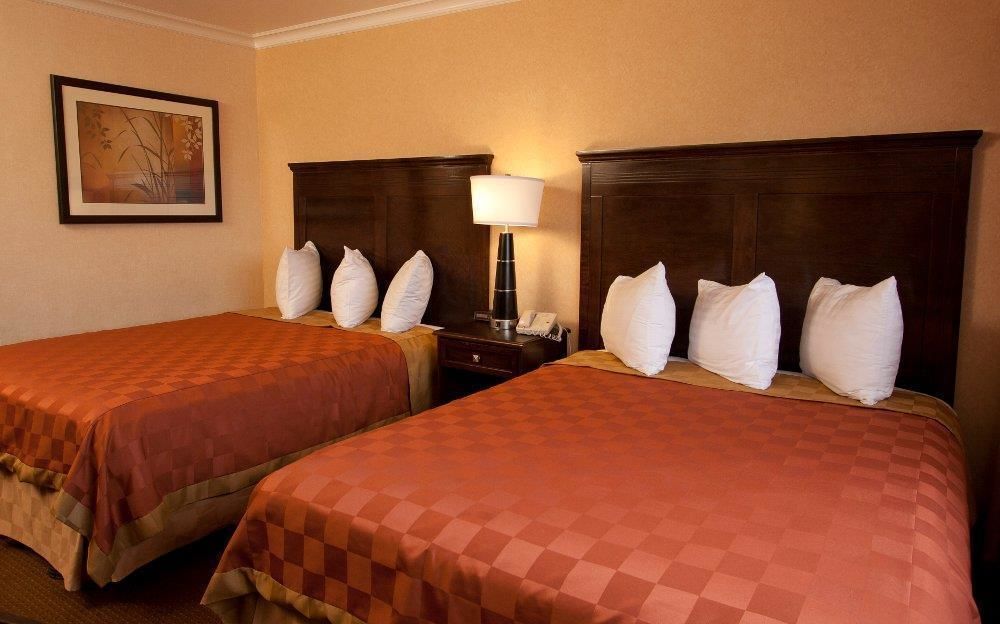 Pasadena Rose & Crown Hotel Bagian luar foto