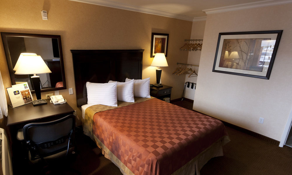 Pasadena Rose & Crown Hotel Bagian luar foto