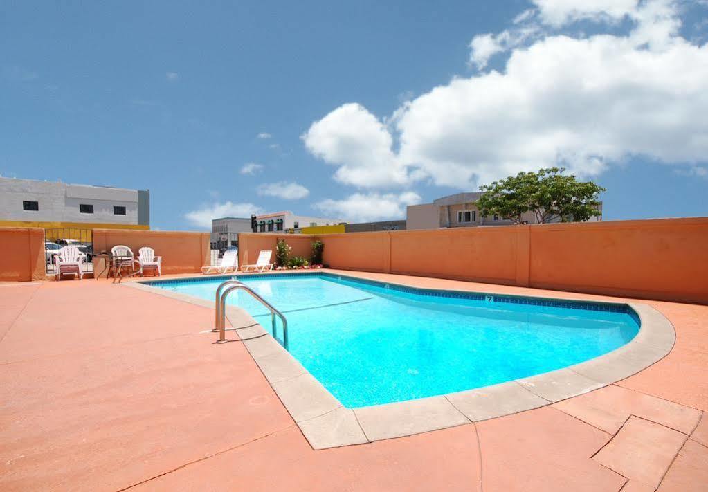 Pasadena Rose & Crown Hotel Bagian luar foto