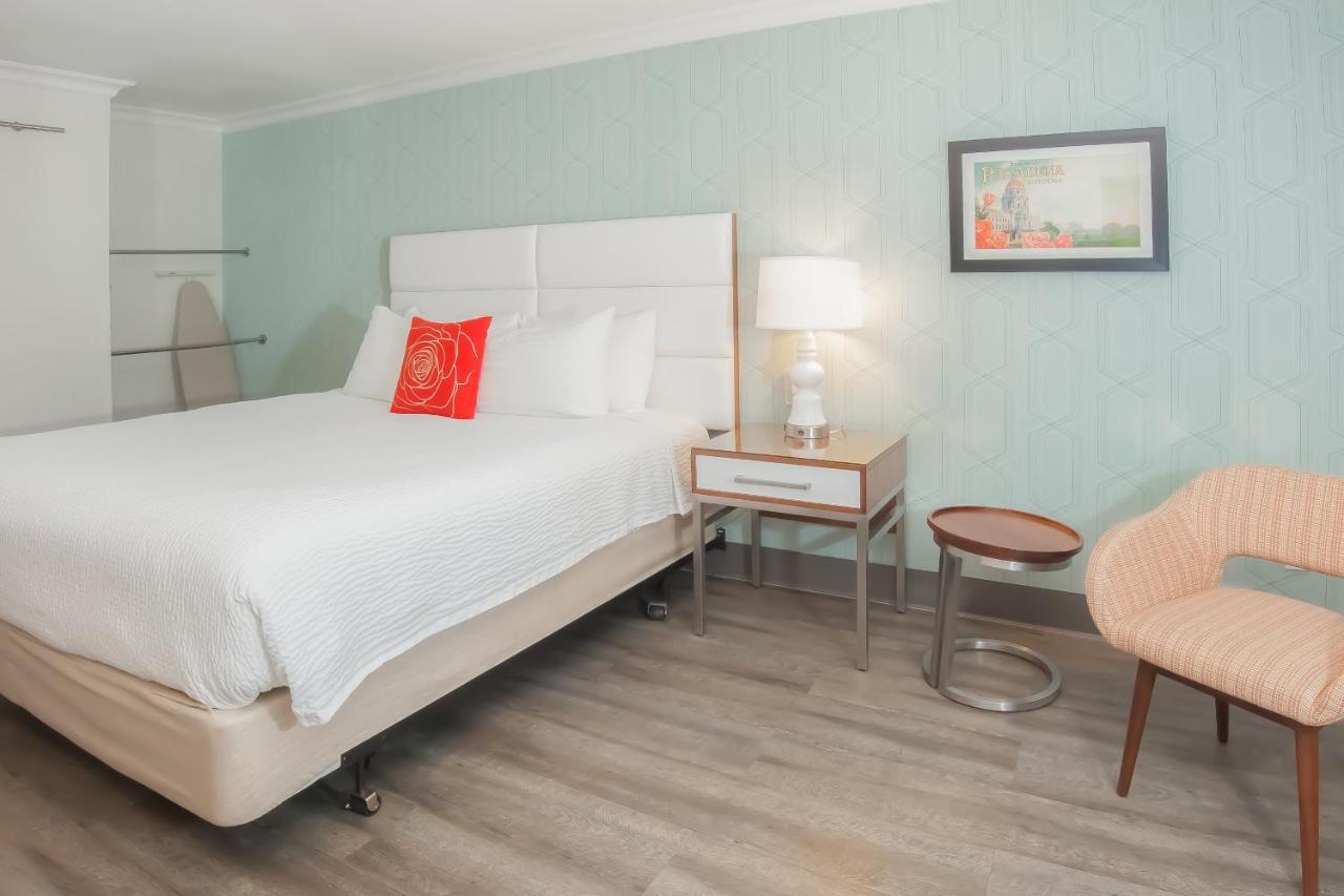 Pasadena Rose & Crown Hotel Bagian luar foto